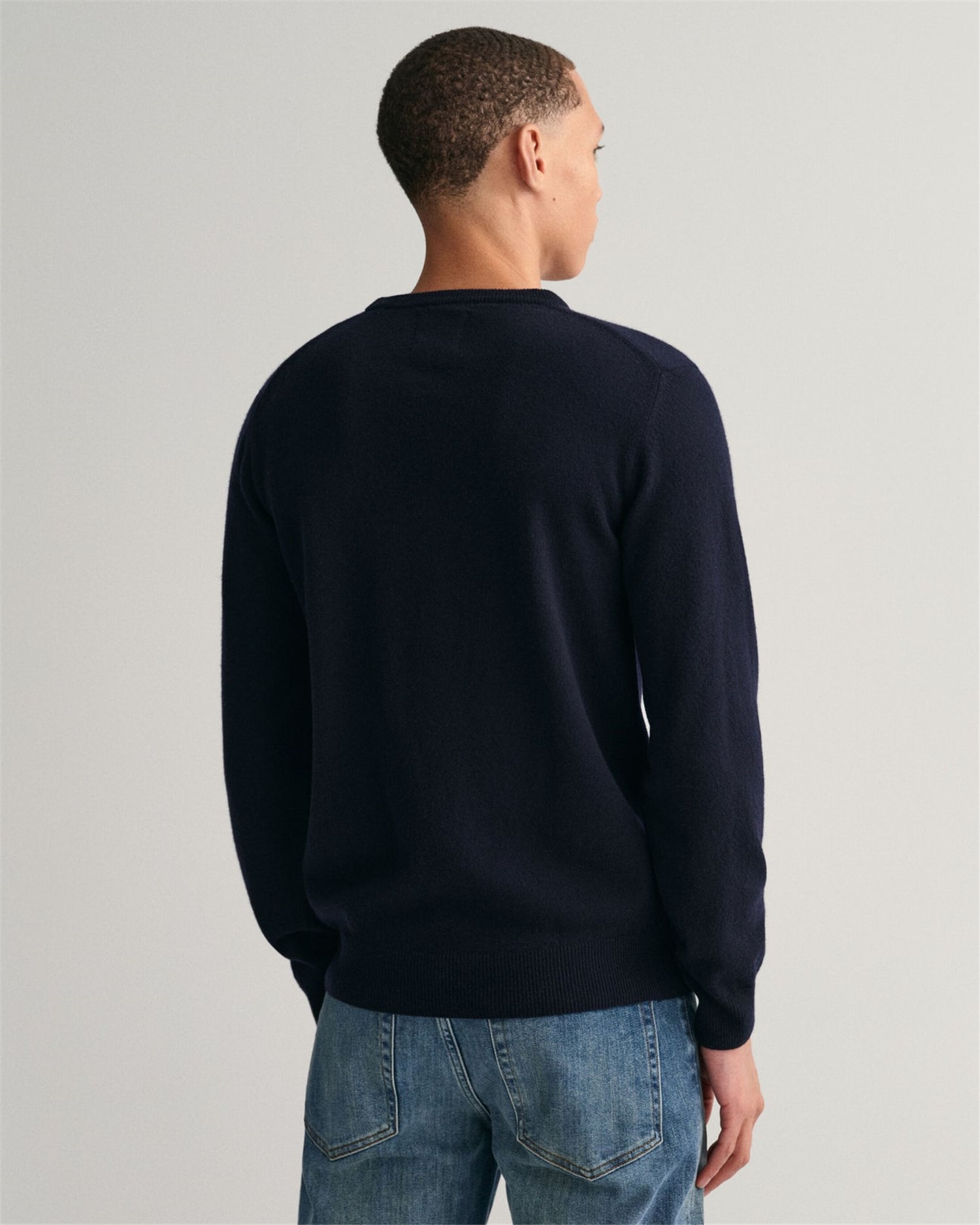 Gant 2403.087211 Blu scuro Abbigliamento Uomo Maglia Gant 2403.087211 Blu scuro Abbigliamento Uomo Maglia