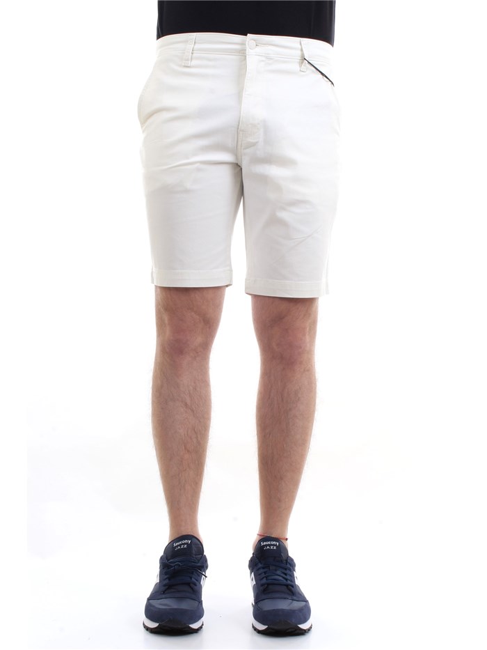 LEVI'S 17202 White Clothing Man Shorts LEVI'S 17202 White Clothing Man Shorts