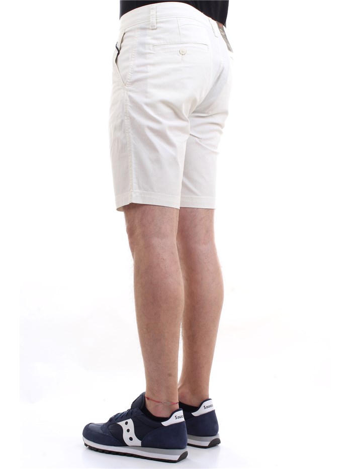 LEVI'S 17202 White Clothing Man Shorts